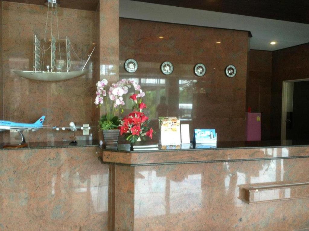 Hotel Kan Kanchanaburi Buitenkant foto