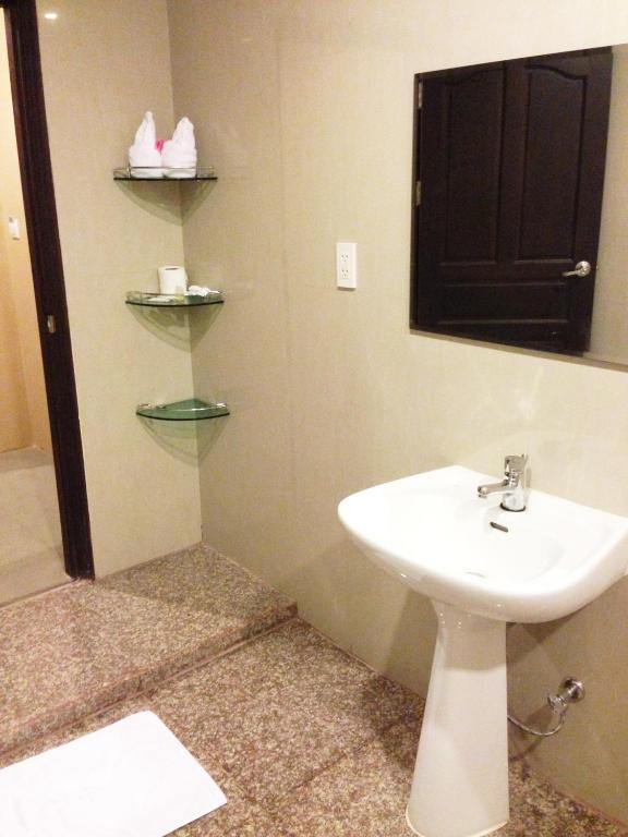 Hotel Kan Kanchanaburi Kamer foto