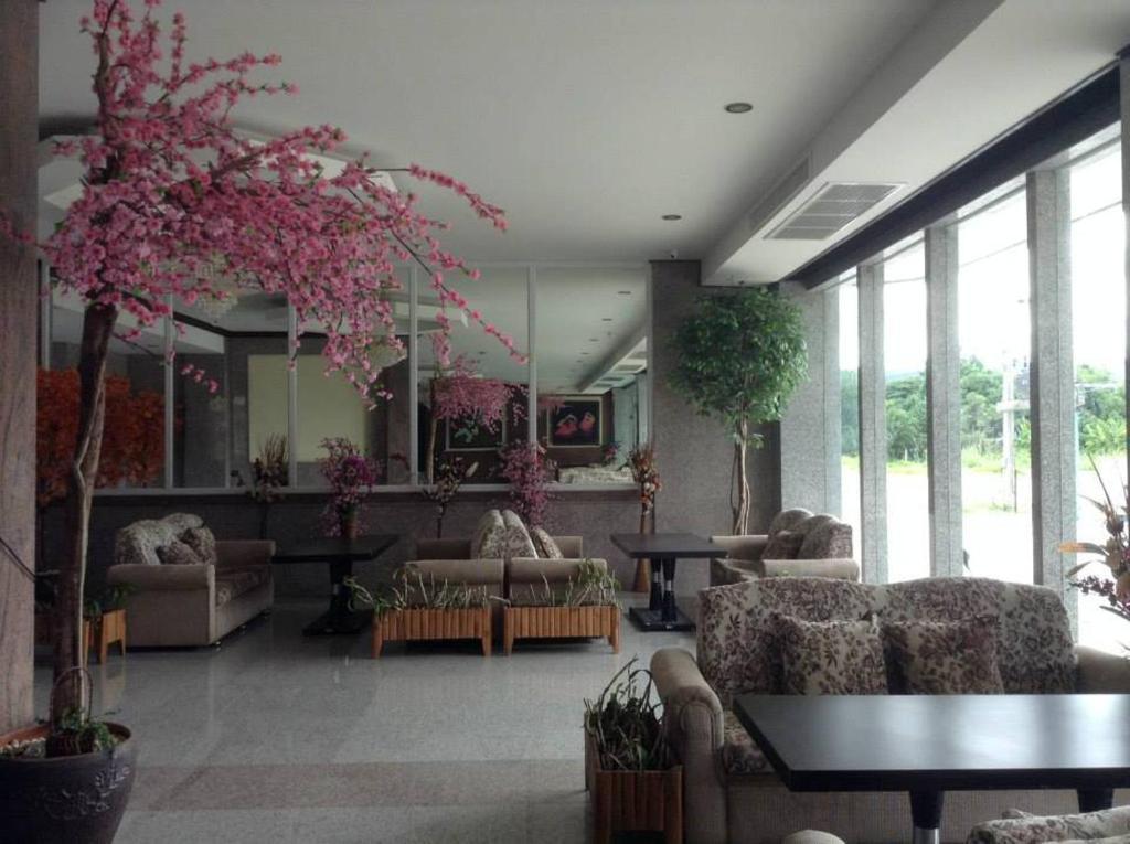 Hotel Kan Kanchanaburi Buitenkant foto